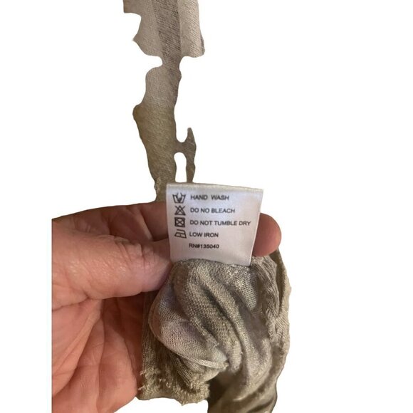 Gently used grey feather print Cardin size medium - Picture 15 of 16